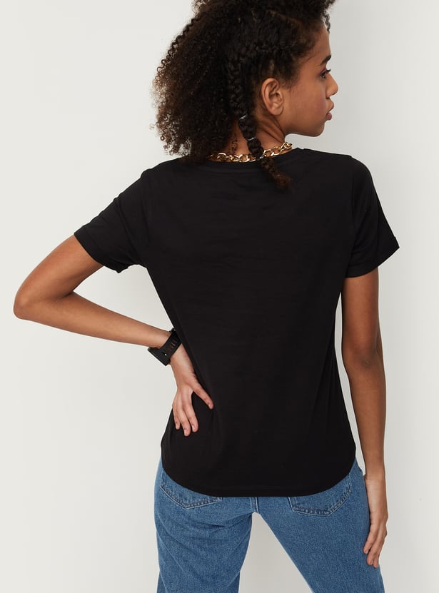 Women Graphic T-shirt with Round Neck